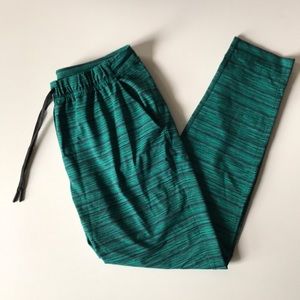 Lululemon jet set crop